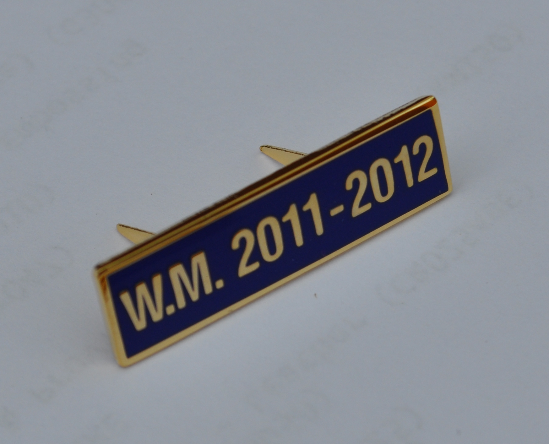 Breast Jewel Middle Date Bar 'WM 2011-2012 - Gilt on Blue Enamel - Click Image to Close